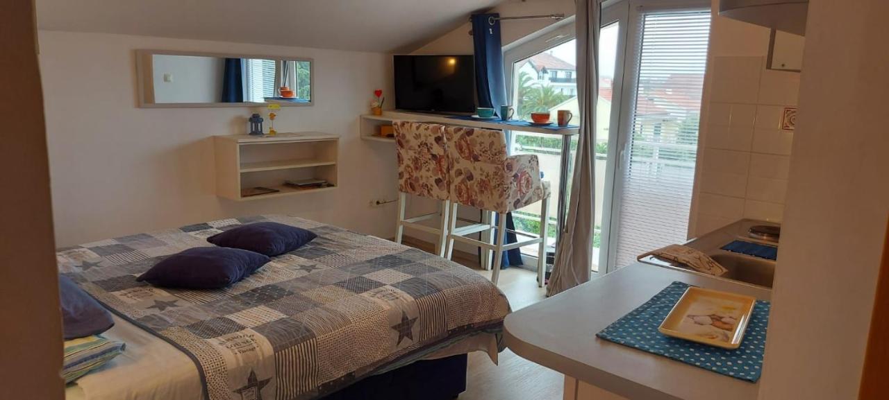 Charlie Apartments Vodice Bagian luar foto