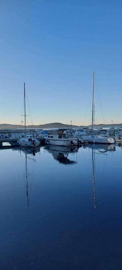 Charlie Apartments Vodice Bagian luar foto