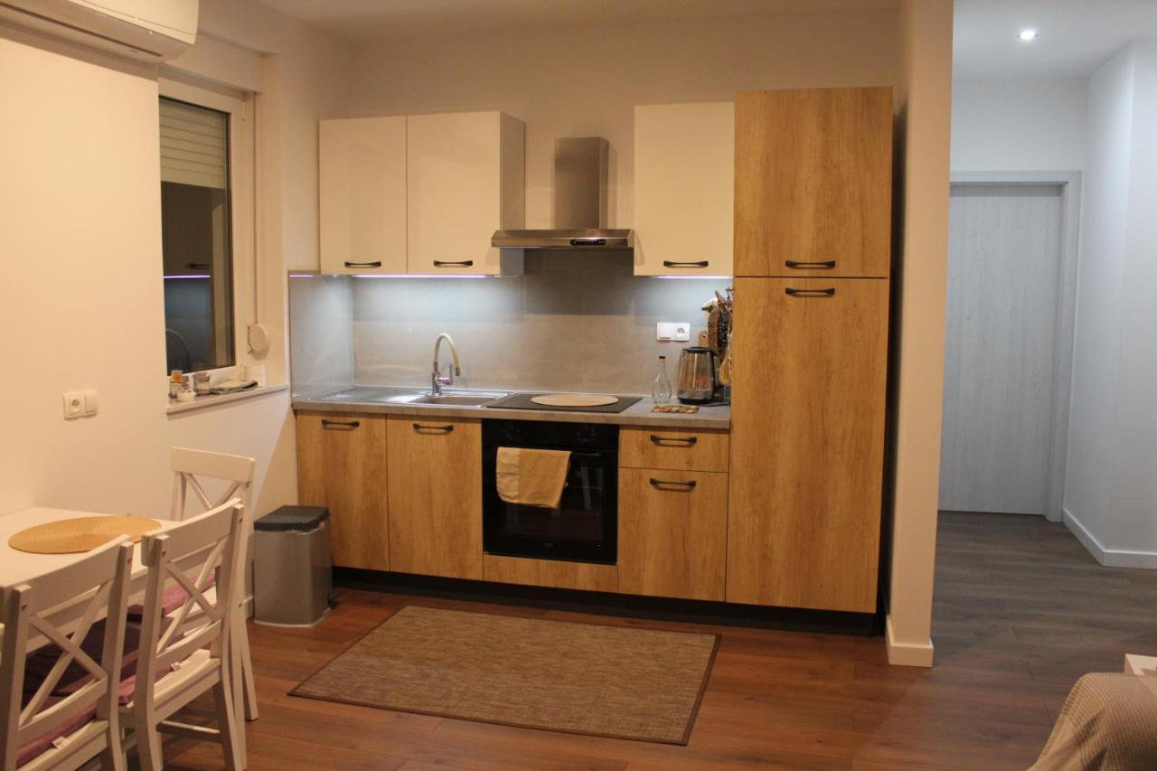 Charlie Apartments Vodice Bagian luar foto