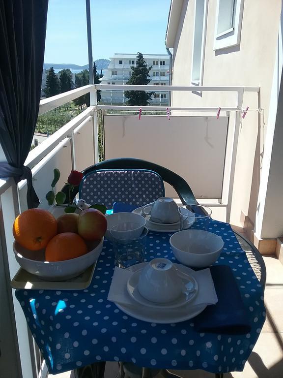 Charlie Apartments Vodice Bagian luar foto